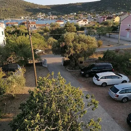 With A Parking Space Vinisce, Trogir - 16439 Apartment *