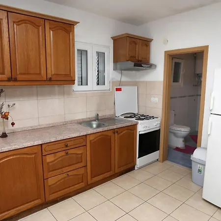 With A Parking Space Vinisce, Trogir - 16439 Apartment