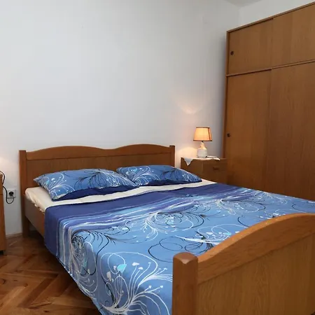 With A Parking Space Vinisce, Trogir - 16439 Apartment *
