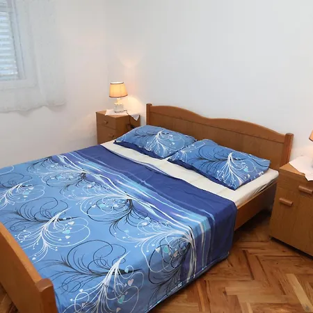 Appartement With A Parking Space Vinisce, Trogir - 16439 *