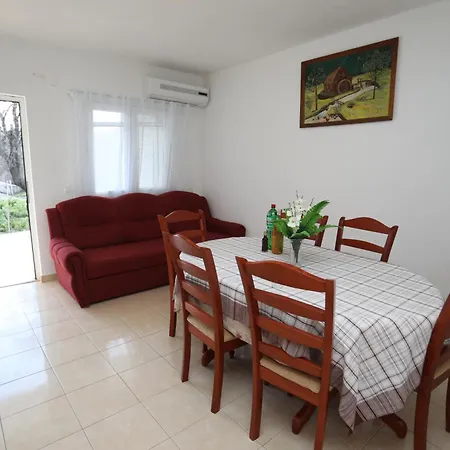 Apartment With A Parking Space Vinisce, Trogir - 16439